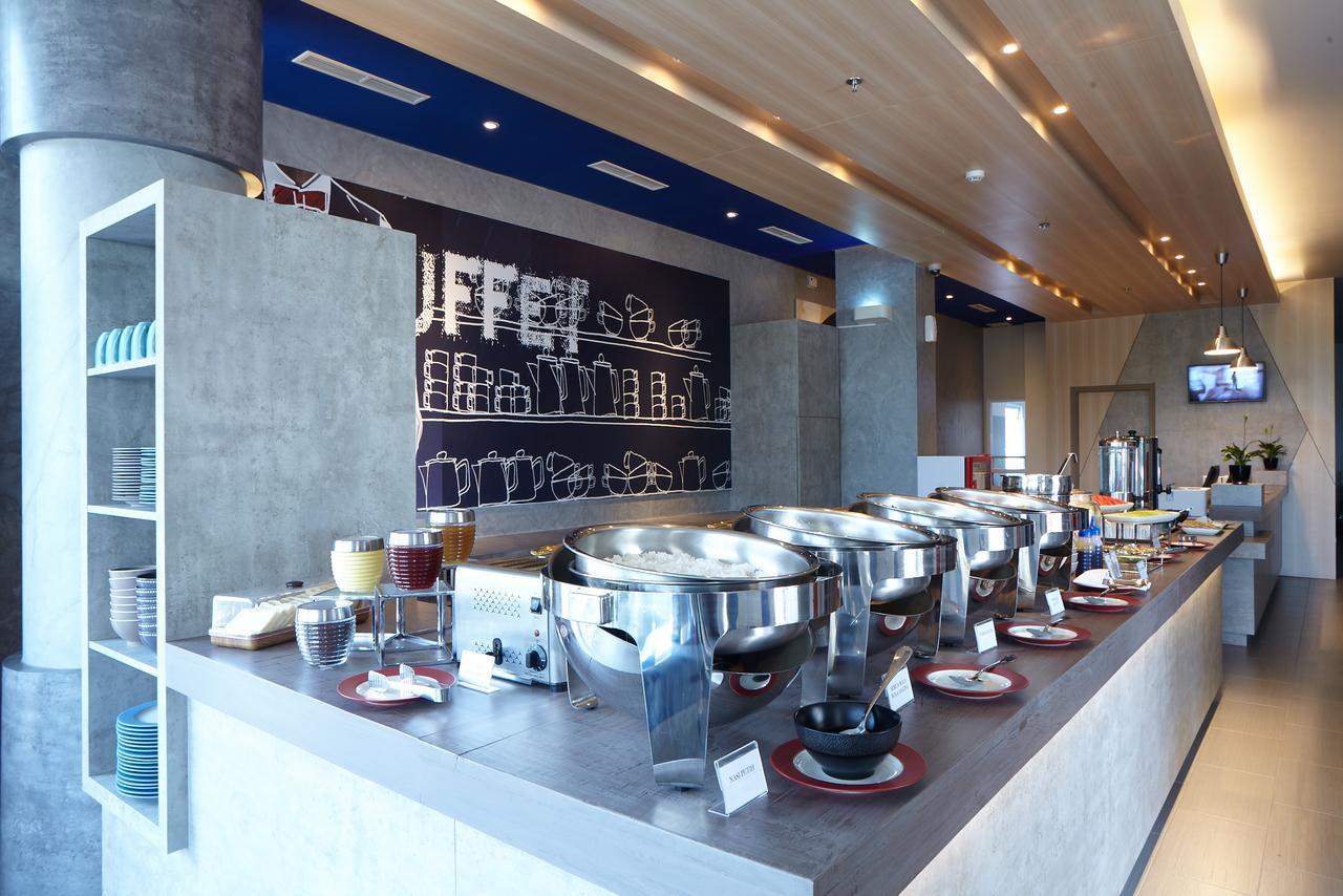 Ibis Budget Cirebon Exterior foto
