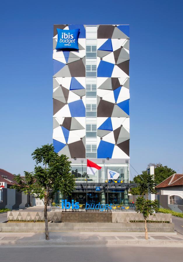 Ibis Budget Cirebon Exterior foto
