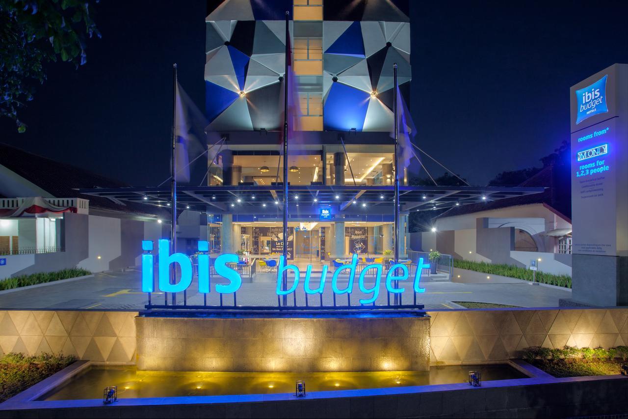 Ibis Budget Cirebon Exterior foto