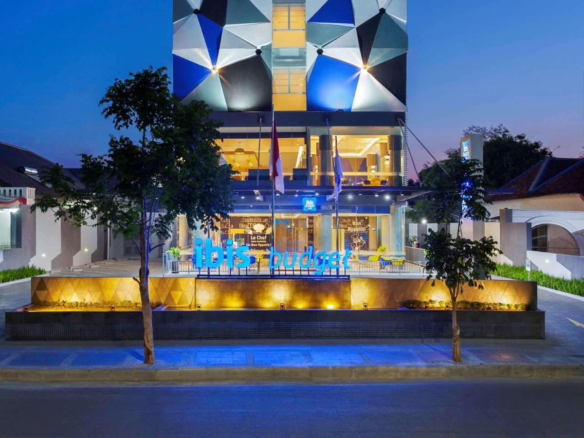 Ibis Budget Cirebon Exterior foto
